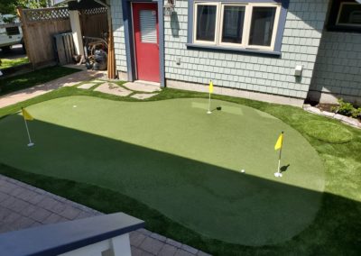 backyard putting green\