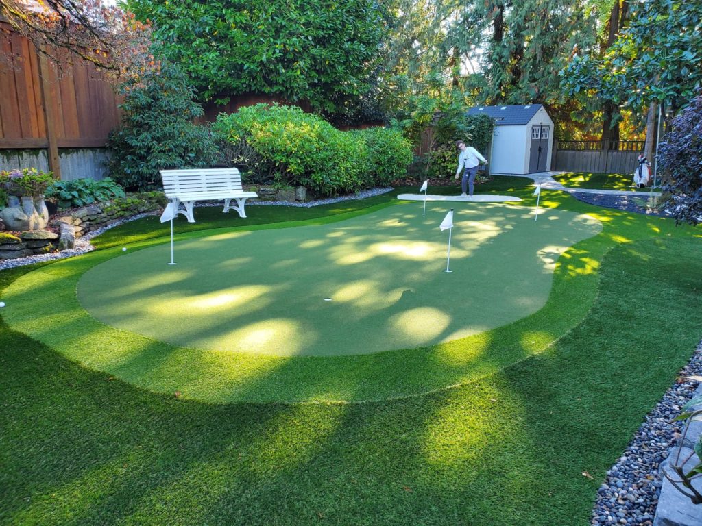 Backyard-putting-green